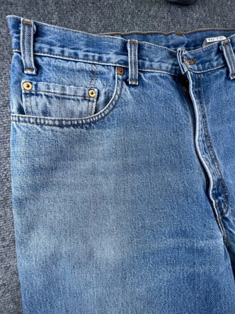 VTG Levi’s 550 Relaxed Fit Paper Tag Canada Made Blue Denim Jeans 40x32